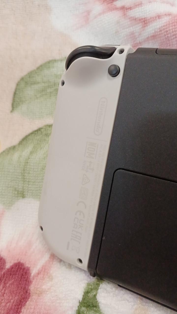 細かなキズ汚れあり