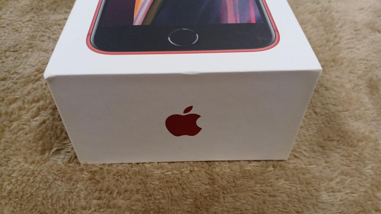 箱に黄ばみあります