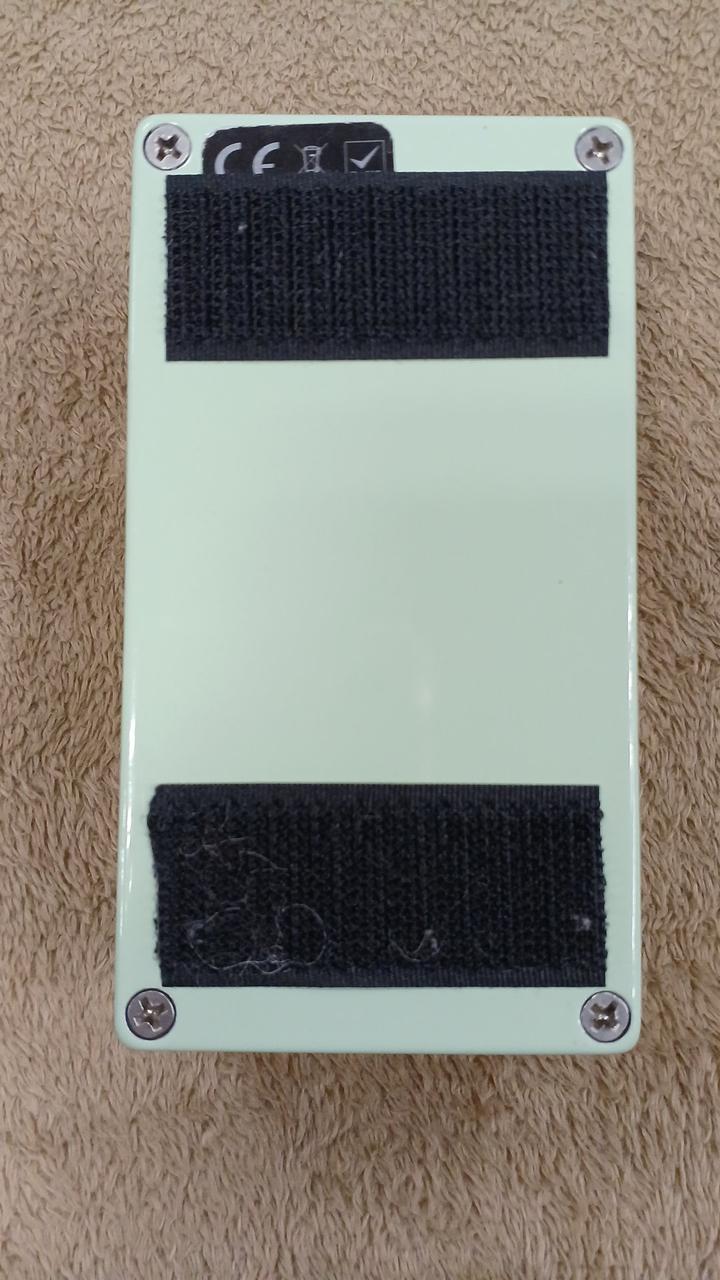 マジックテープ貼られております