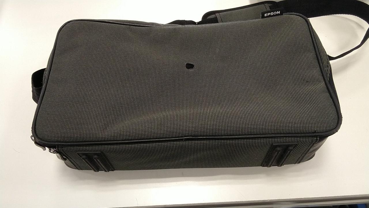 穴空いています