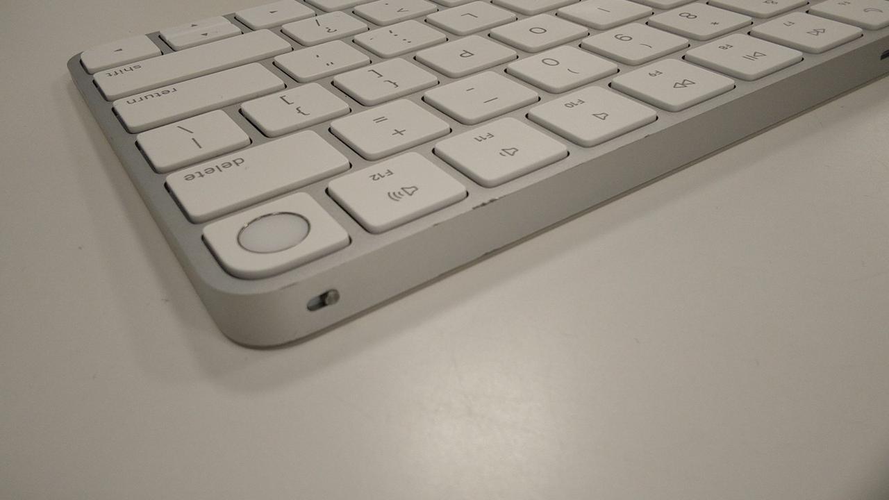 筐体キズあります
