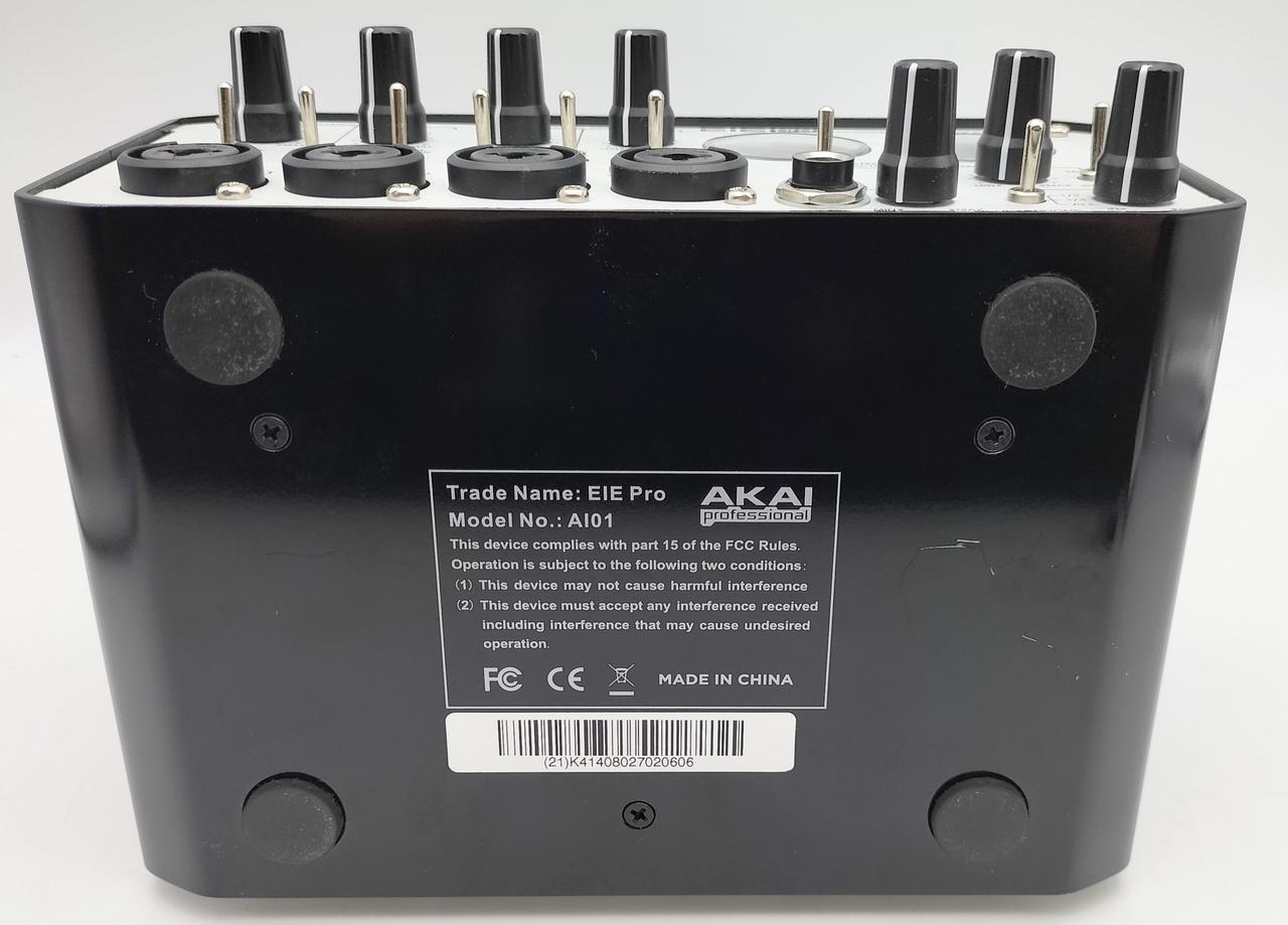 キズ、汚れあります。