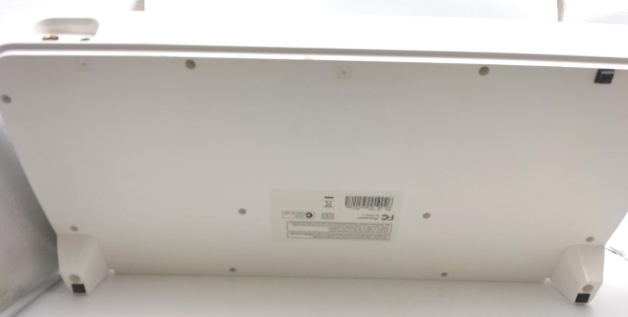 汚れ有り。左ゴム足
欠品です。