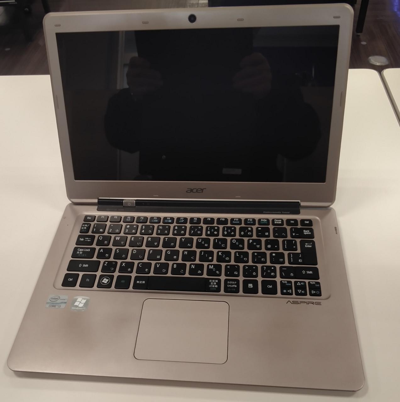 汚れ、キズがあります。