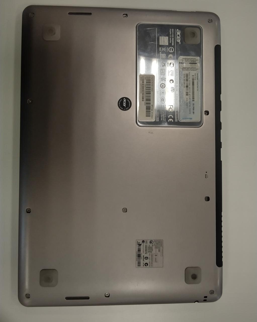 擦りキズがあります。