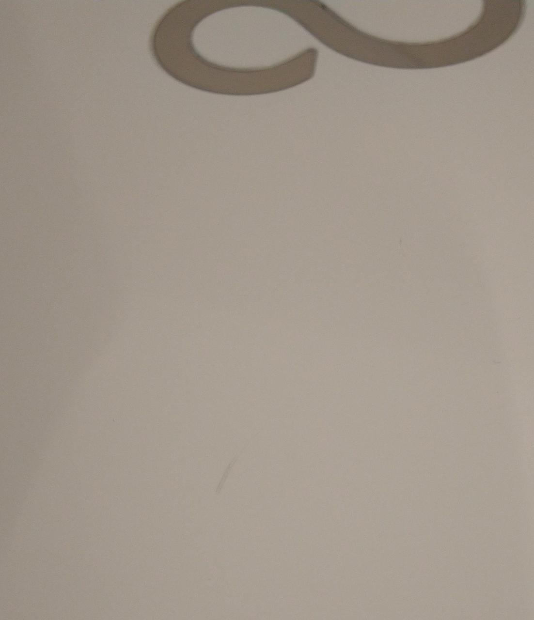 キズがあります。