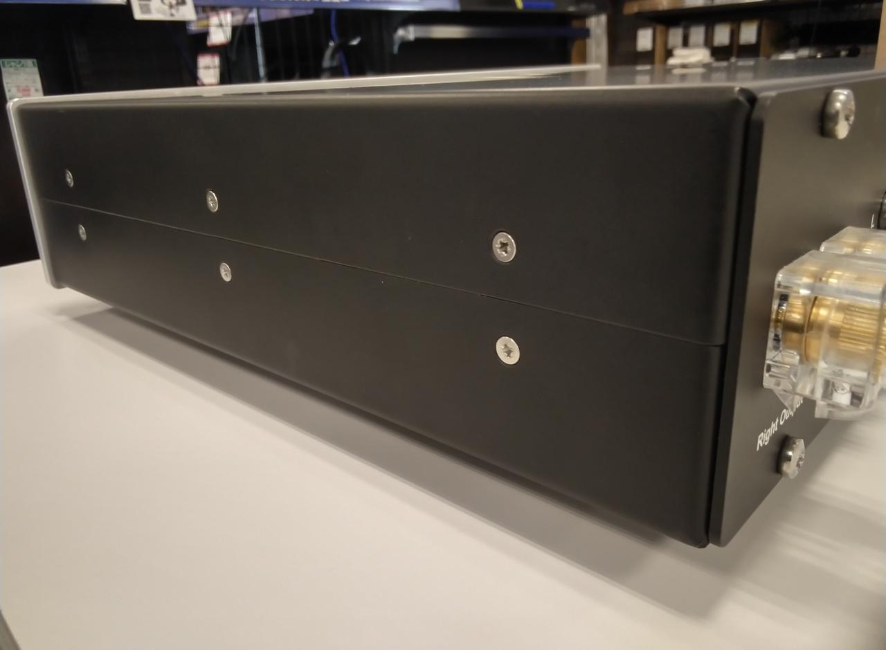 こちの面もキズ、汚れは見られません。