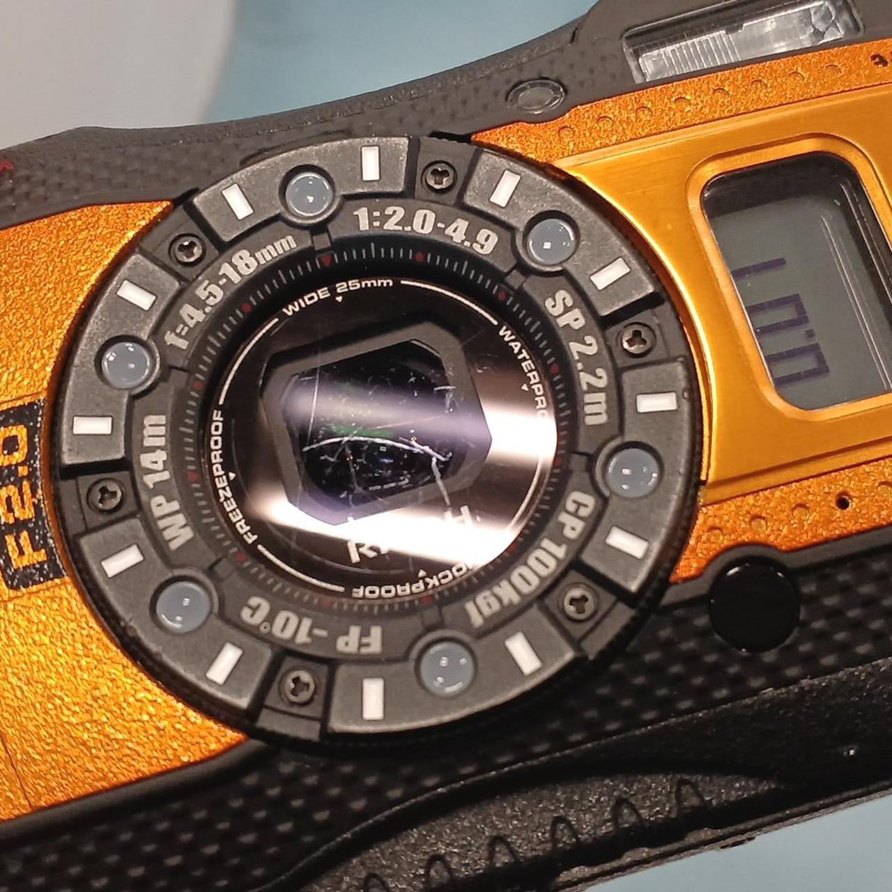 レンズ前のプラスチック部分にキズあり。