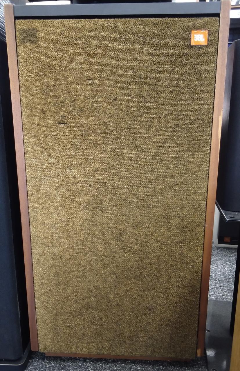 高さ82cm×幅42cm×奥行30cm