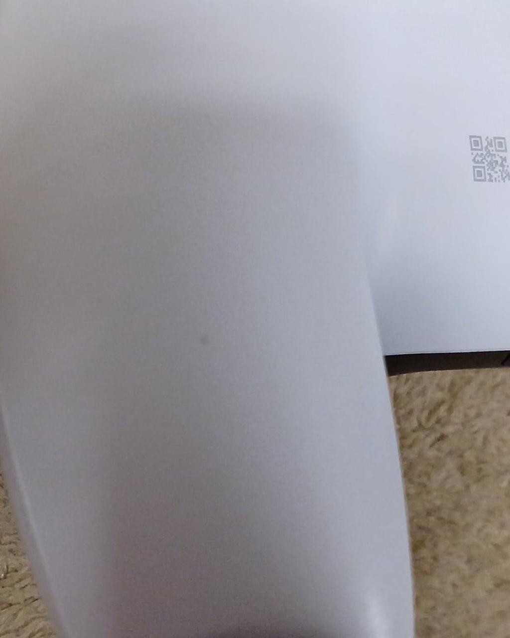 持ち手側、点のようなキズあり