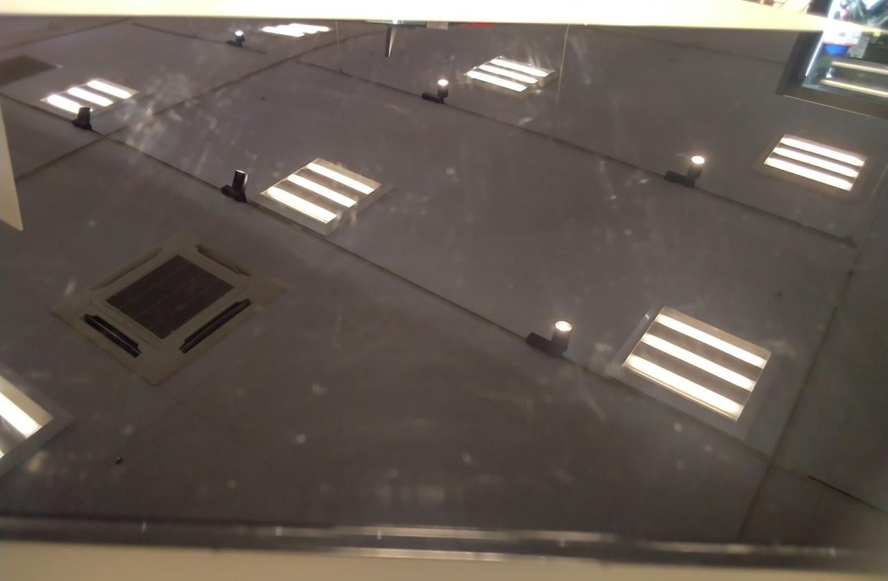 天板のキズです。