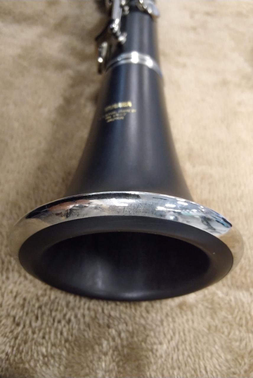 キズ、汚れがあります。