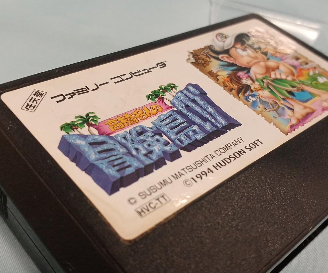 見えにくいですが、シール部分に細かいキズ