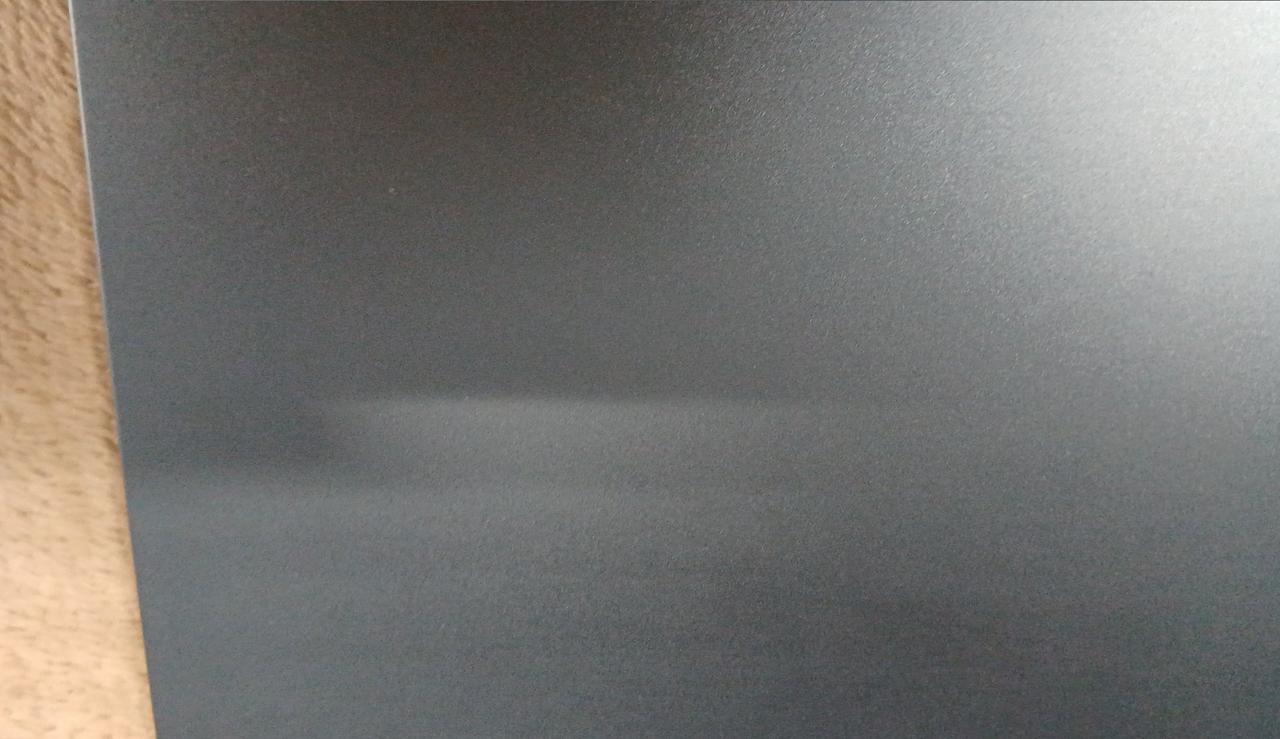 見えにくいですが、キズ汚れあり