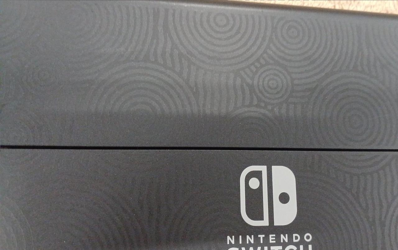 画像では見えにくいですが、キズあります