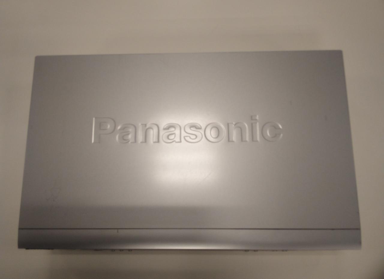 天板、側面にキズがあります。