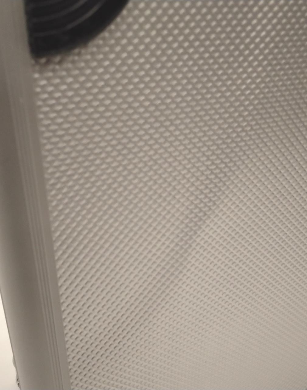 底面が変形してます。