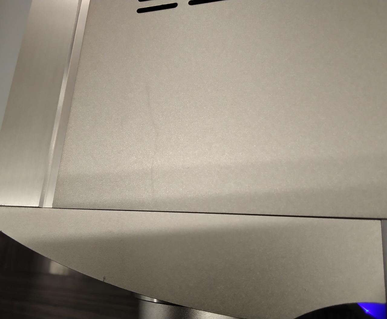 天板に取れない汚れがあります。