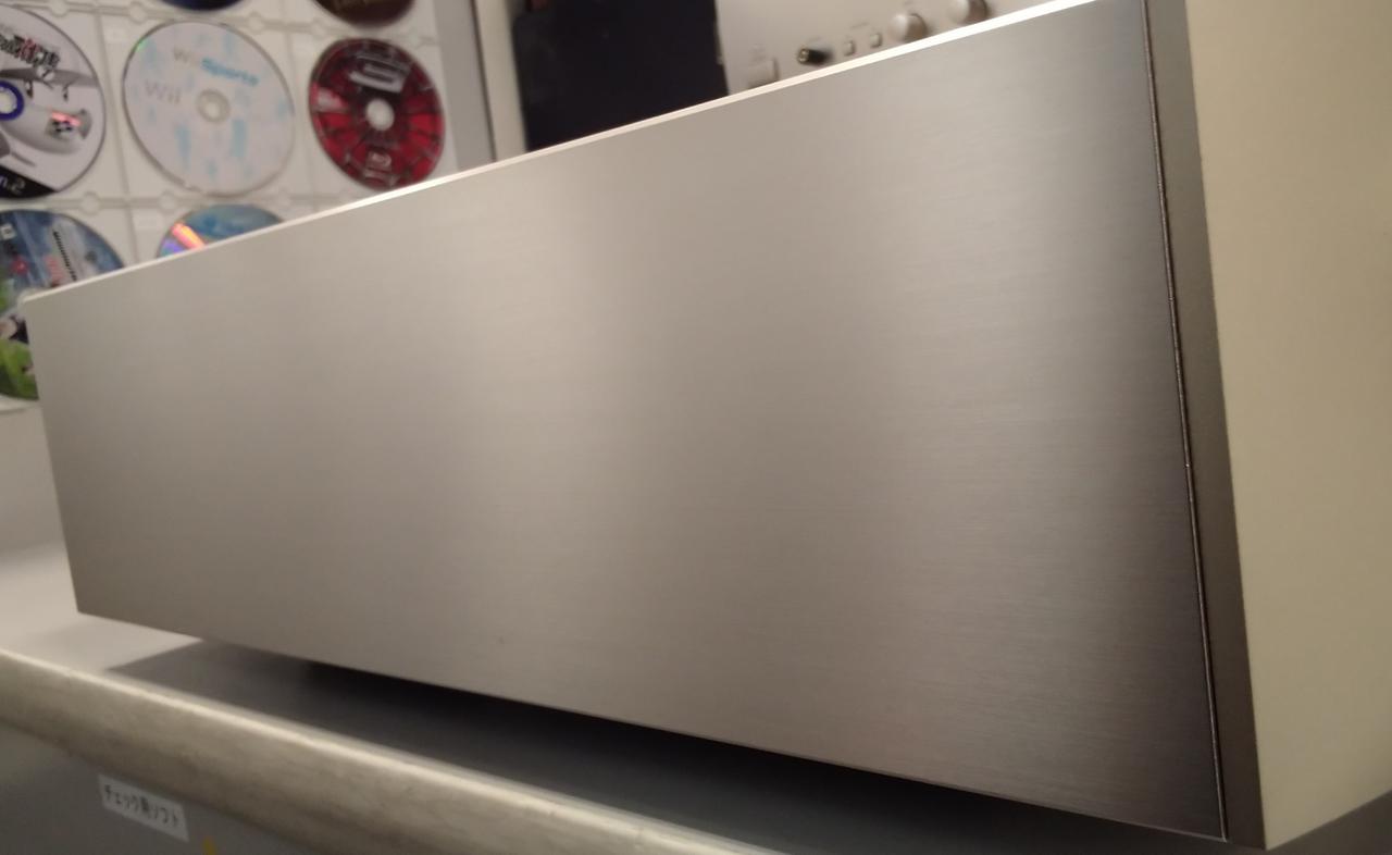 キズは見られません。