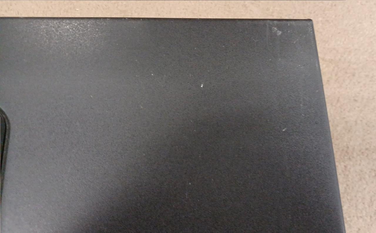 年数だけにキズ多めです