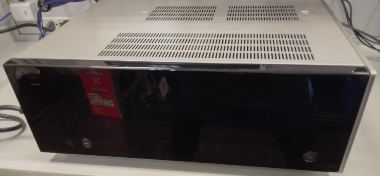 キズは見られません。