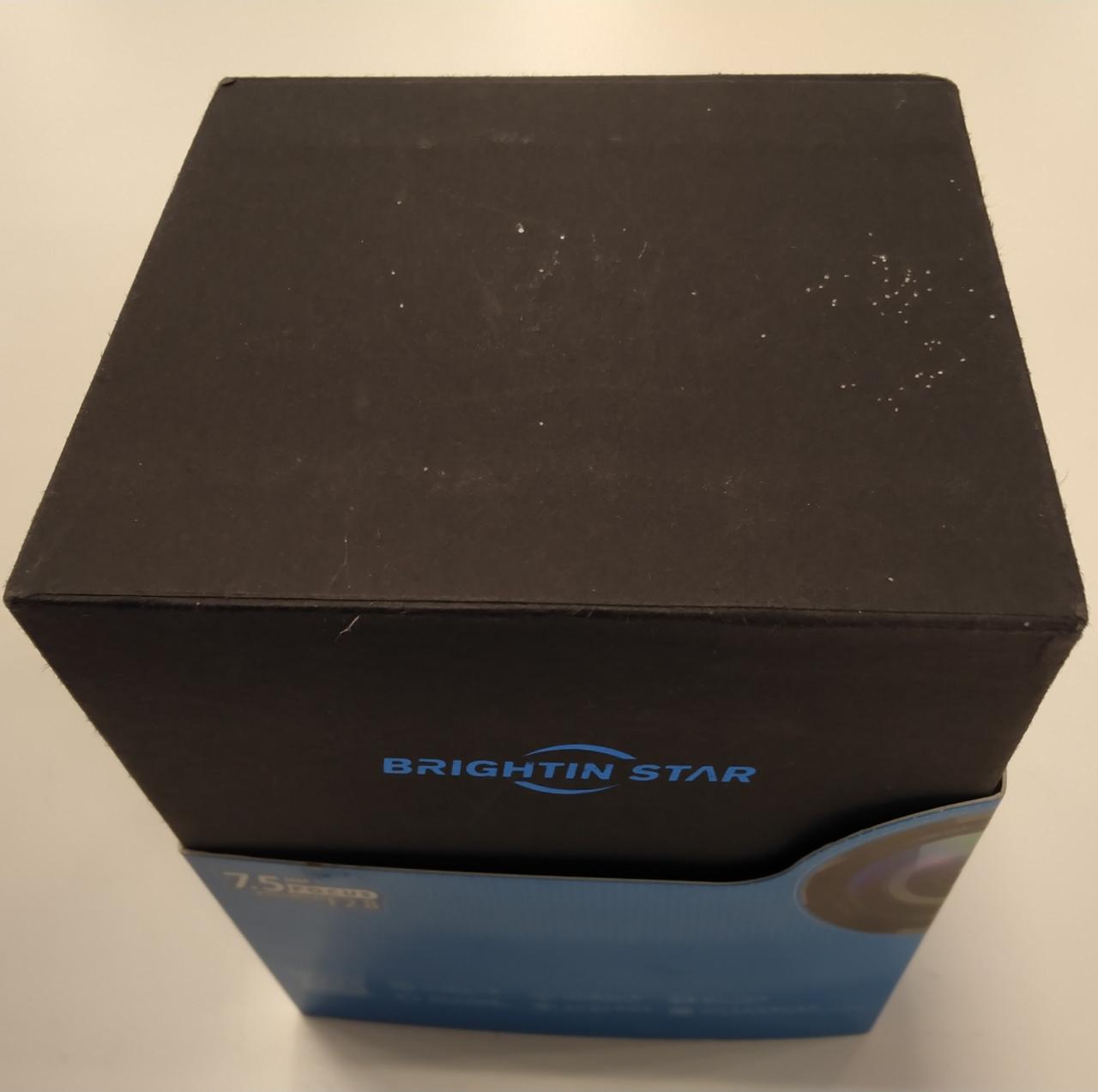 化粧箱に汚れがあります。