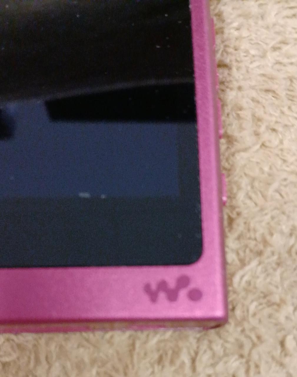 画面右下にキズあり