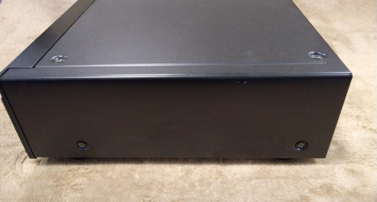 キズがあります。