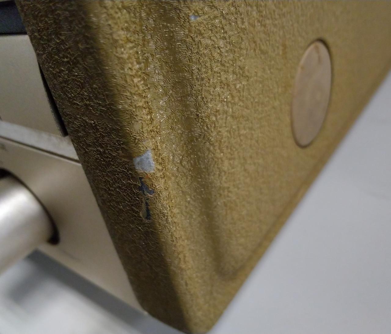 キズがあります。