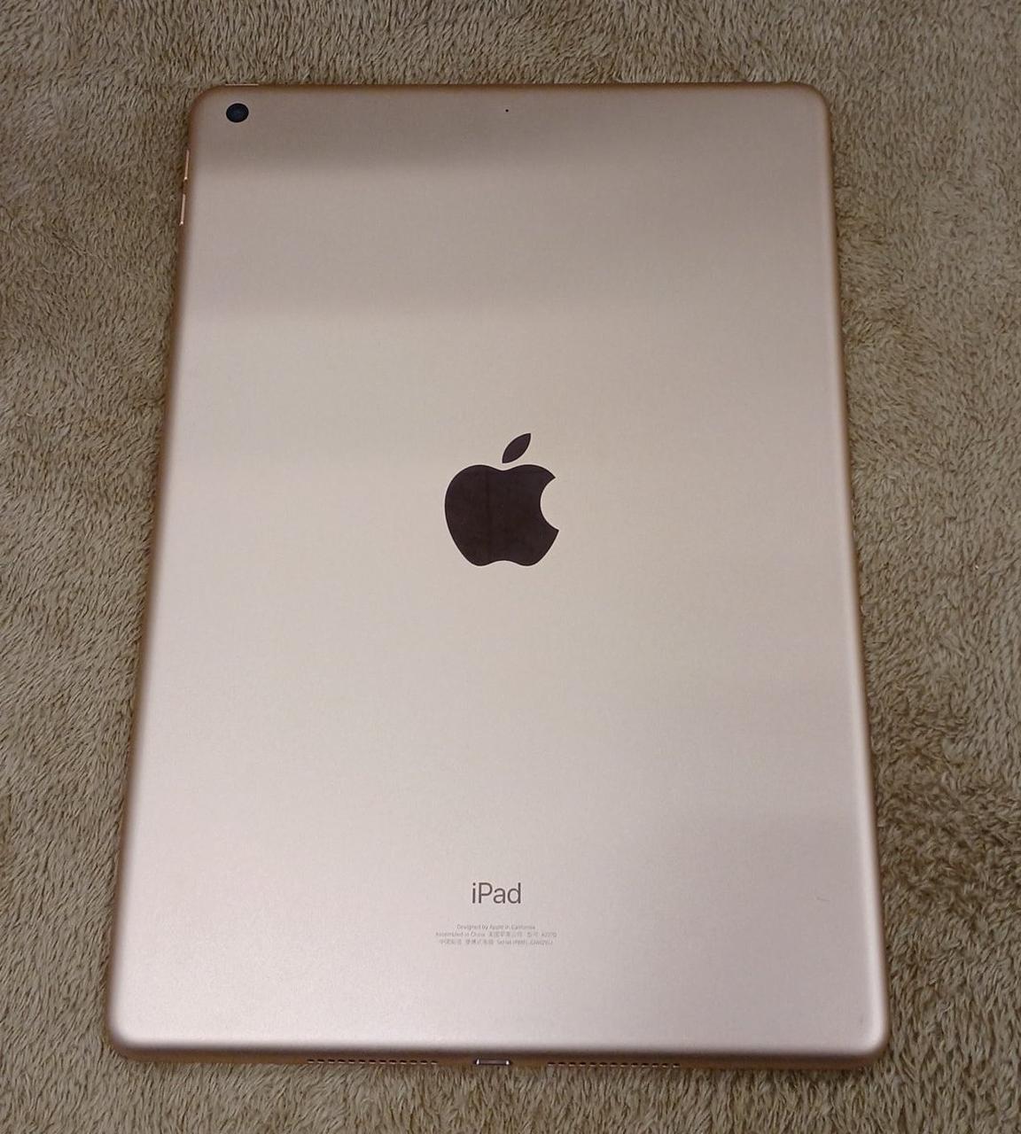 カラー:ピンクゴールド