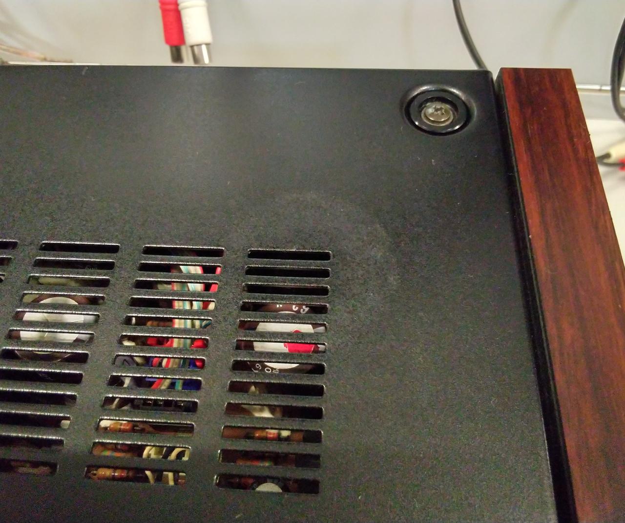 ゴム足の跡です。