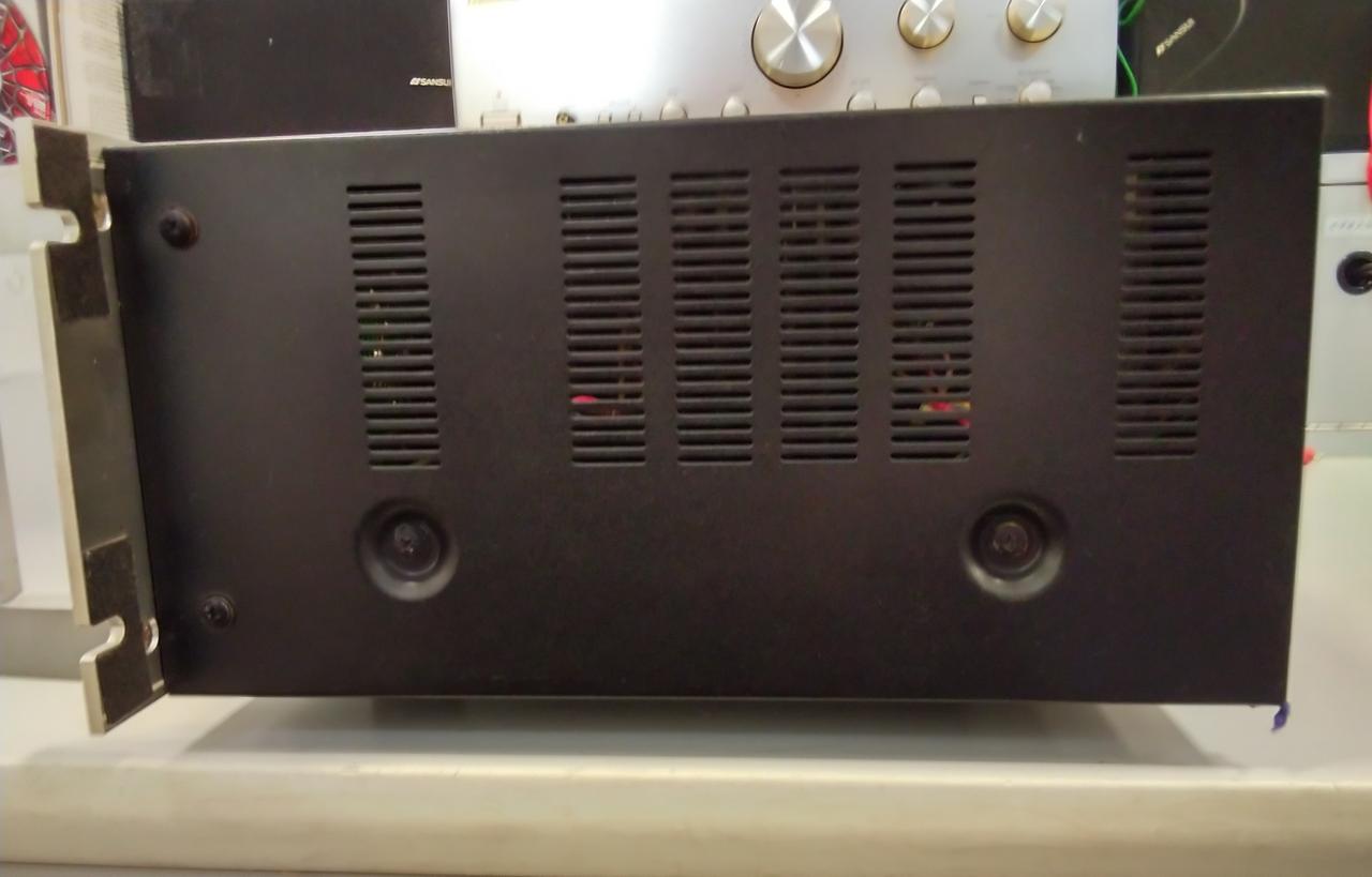 キズは見られません。