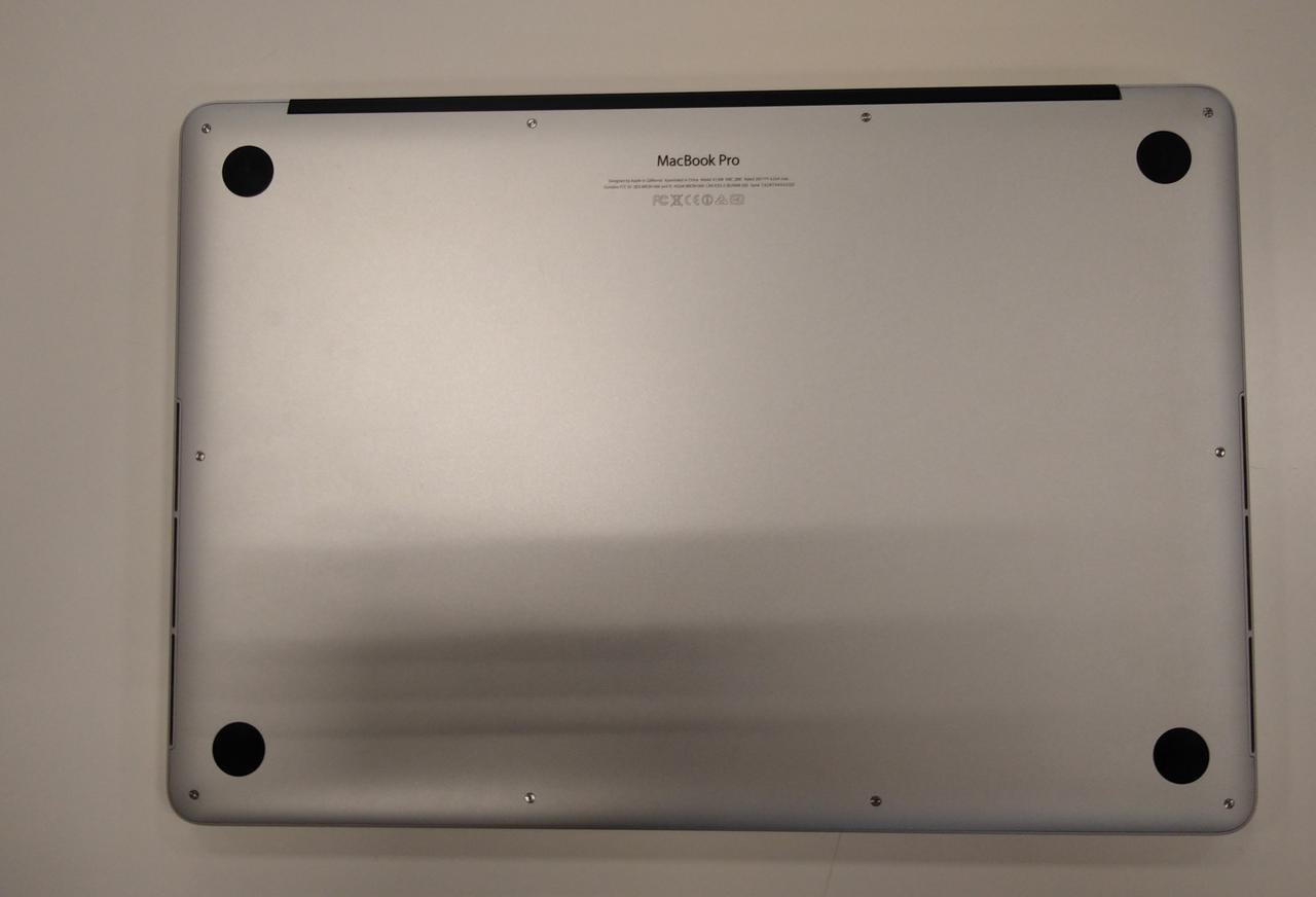 細かいキズがあります。