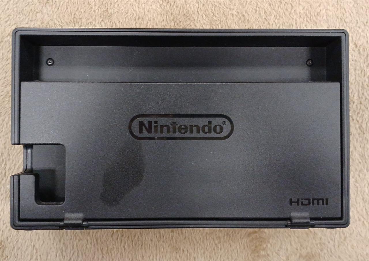 シミのような汚れあり