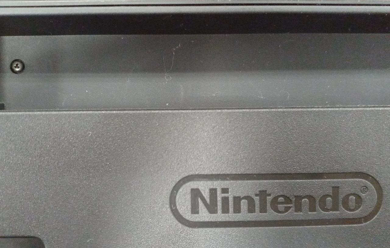 引っ掻きキズあり