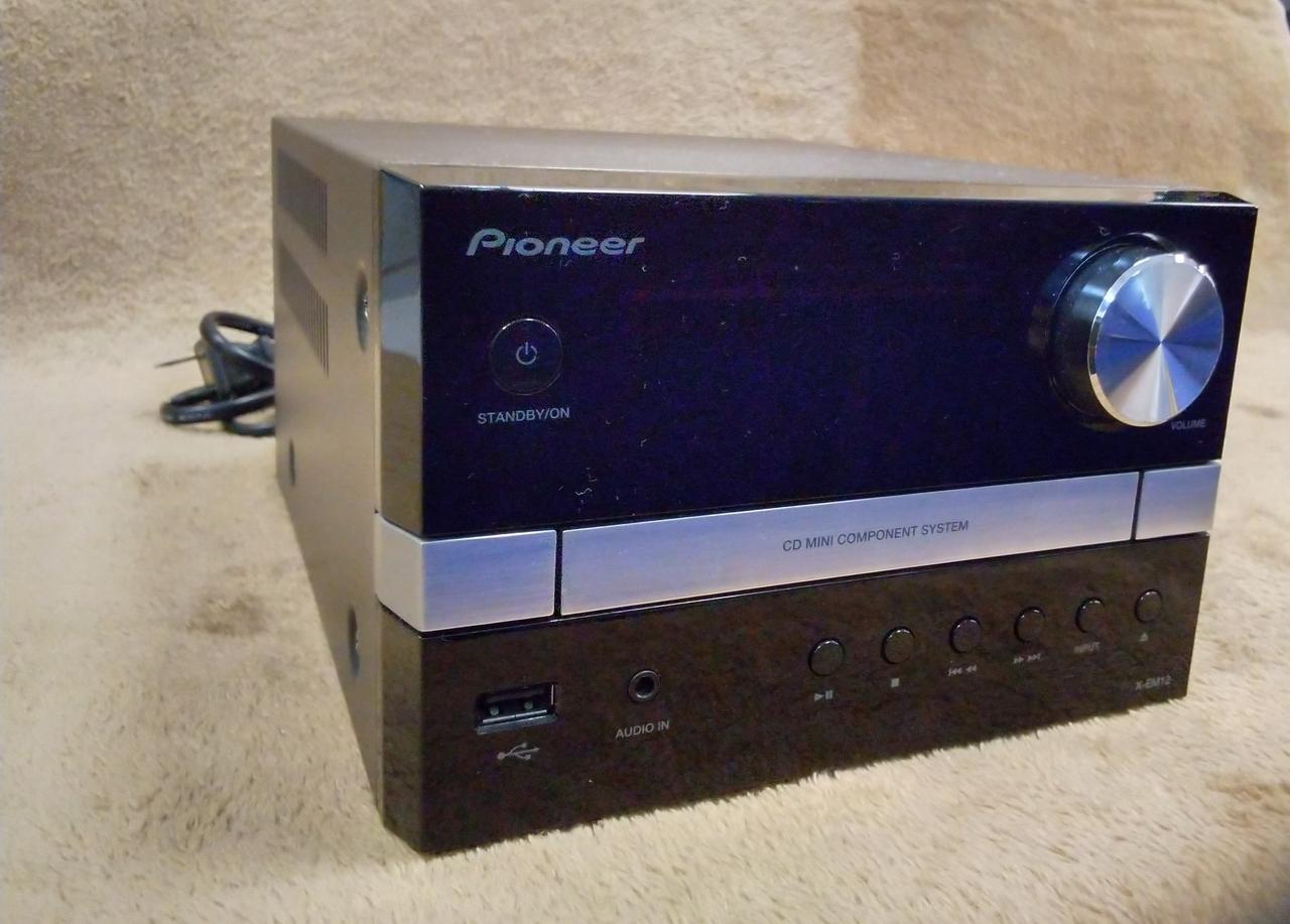 細かなキズがあります。