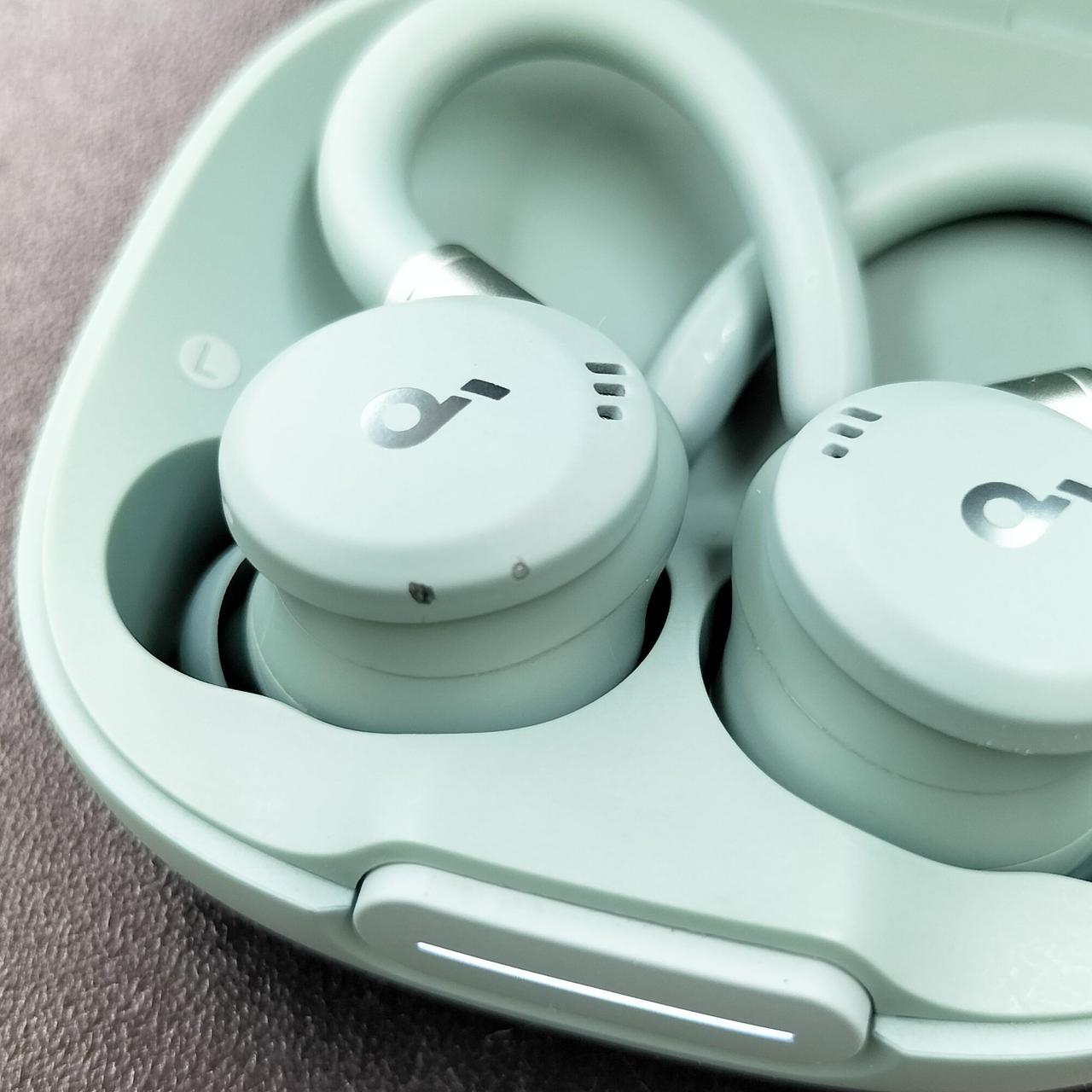 L側 打痕キズあります