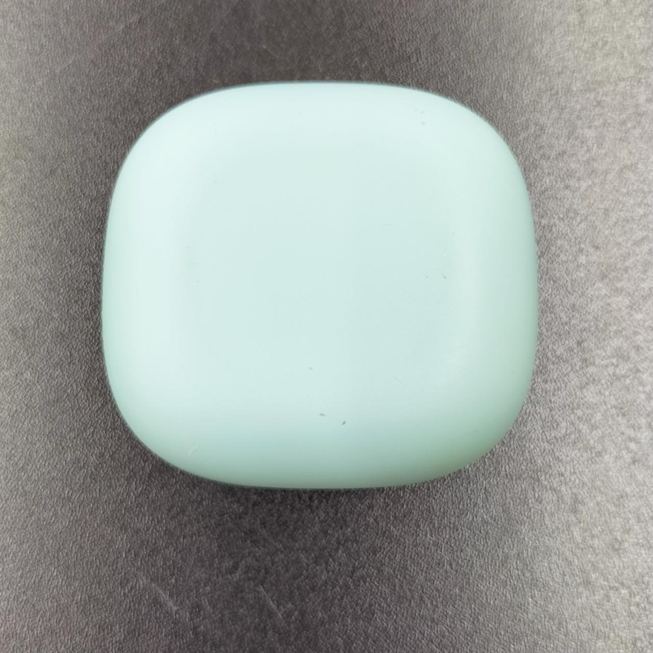 小さなキズがあります。