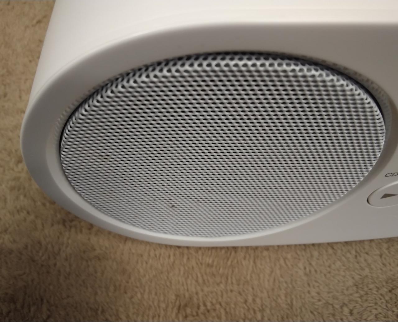 ネットを上から見るとサビが目立ちます。