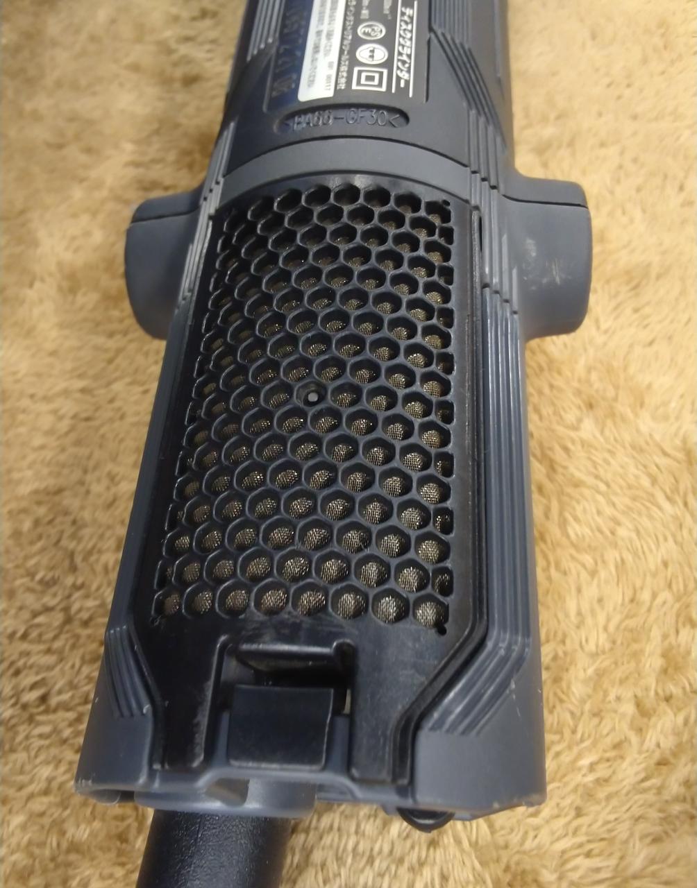 キズ、汚れがあります。