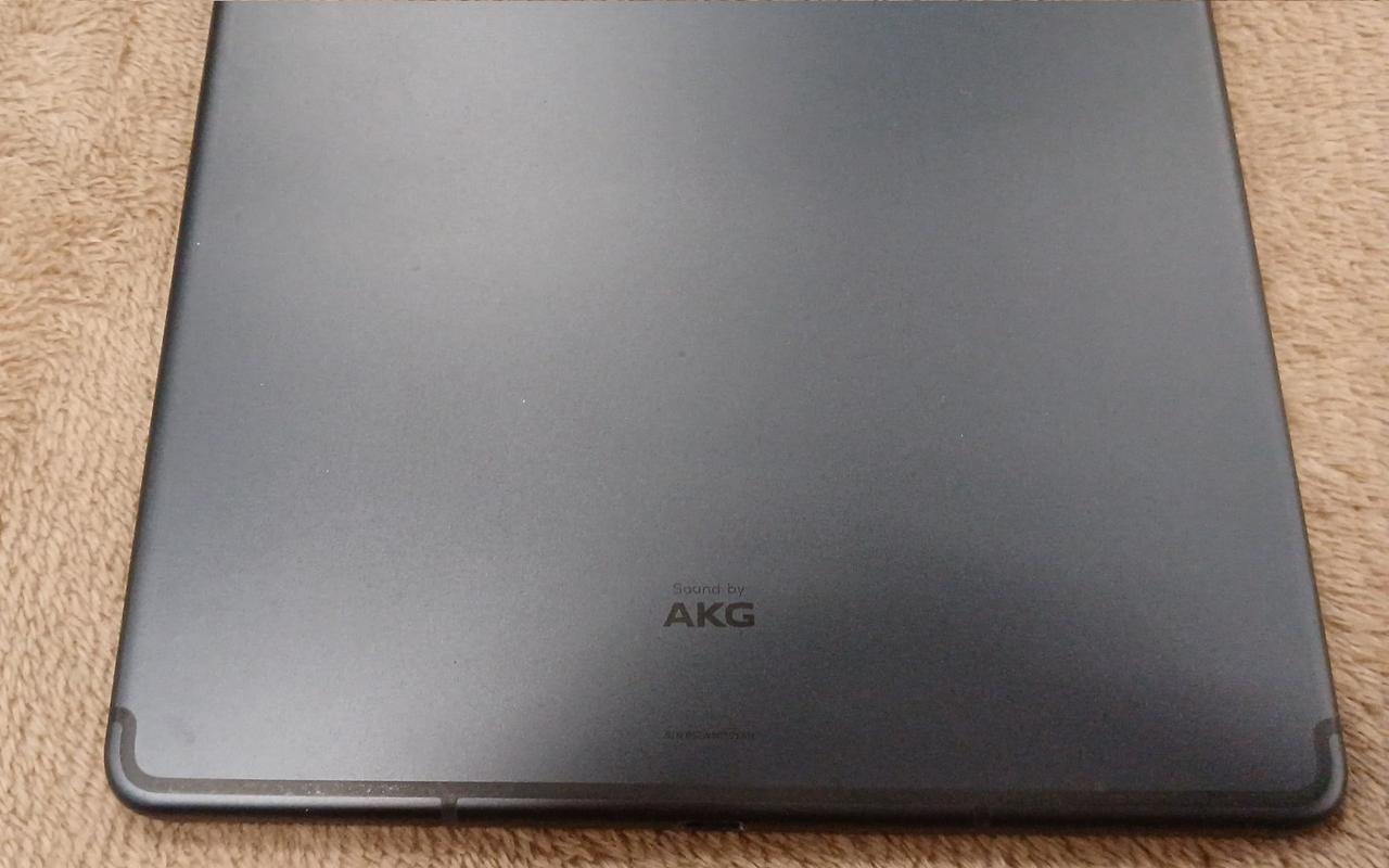 細かなキズあります。