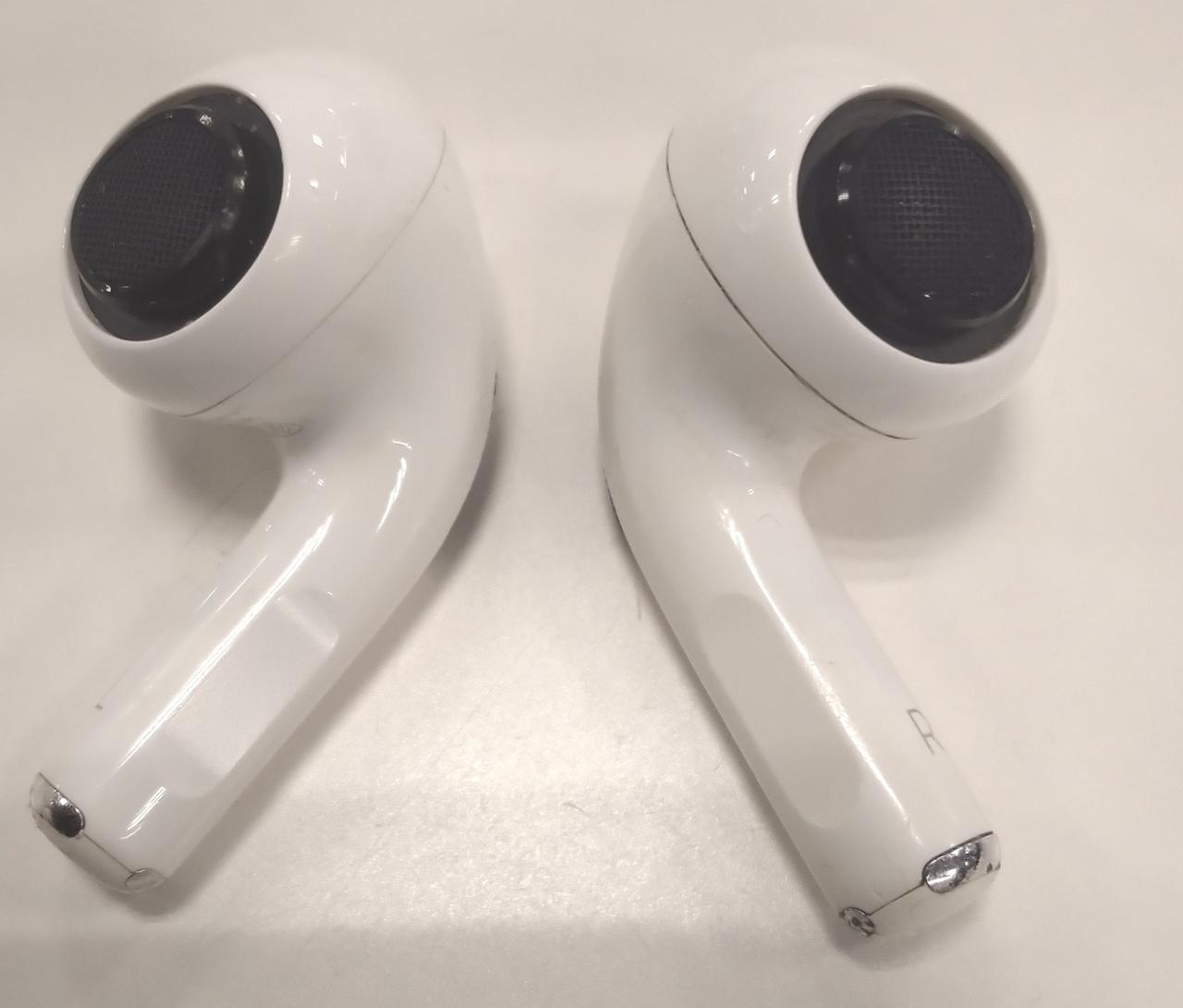 キズ、汚れがあります。