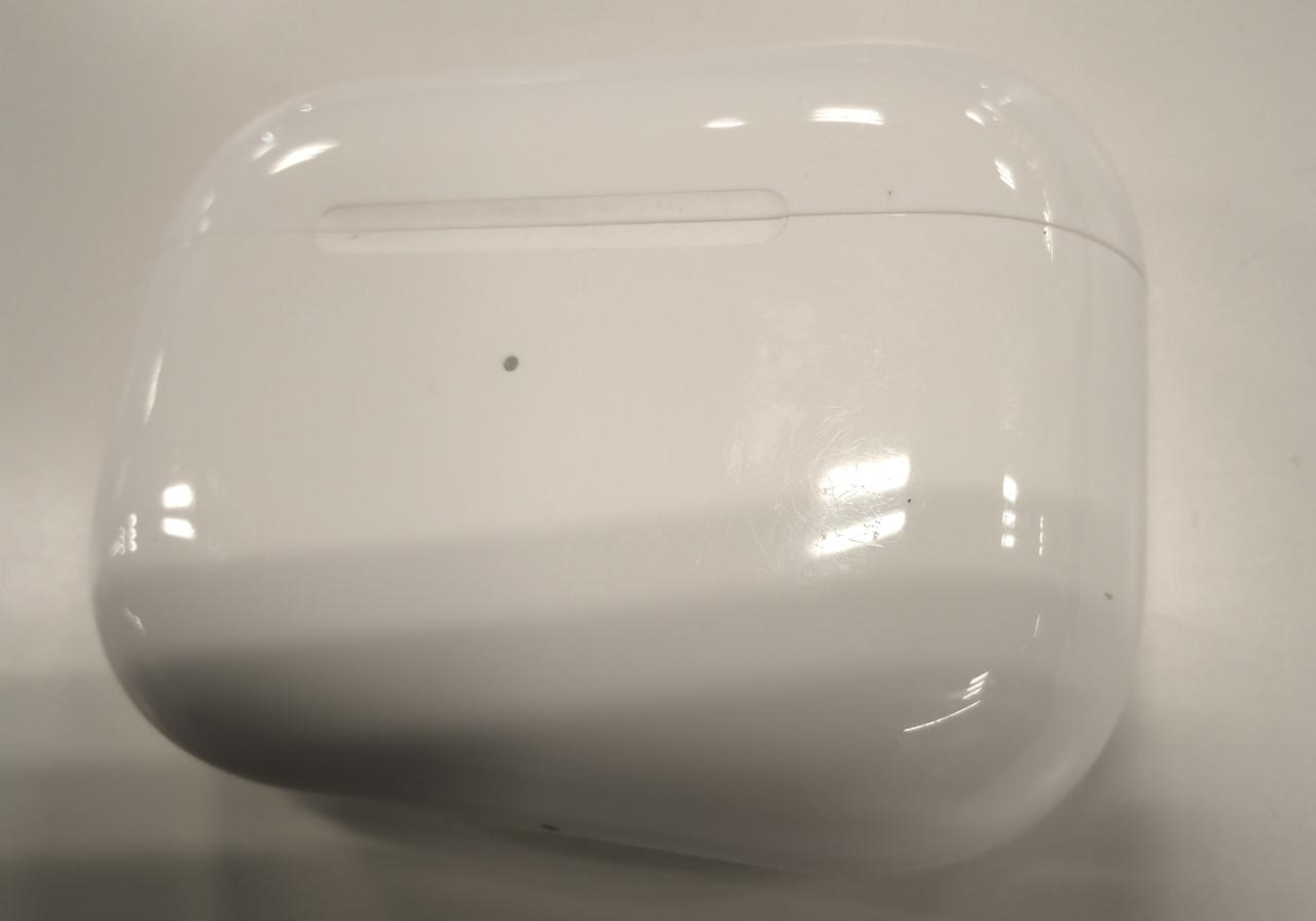 キズ、汚れがあります。