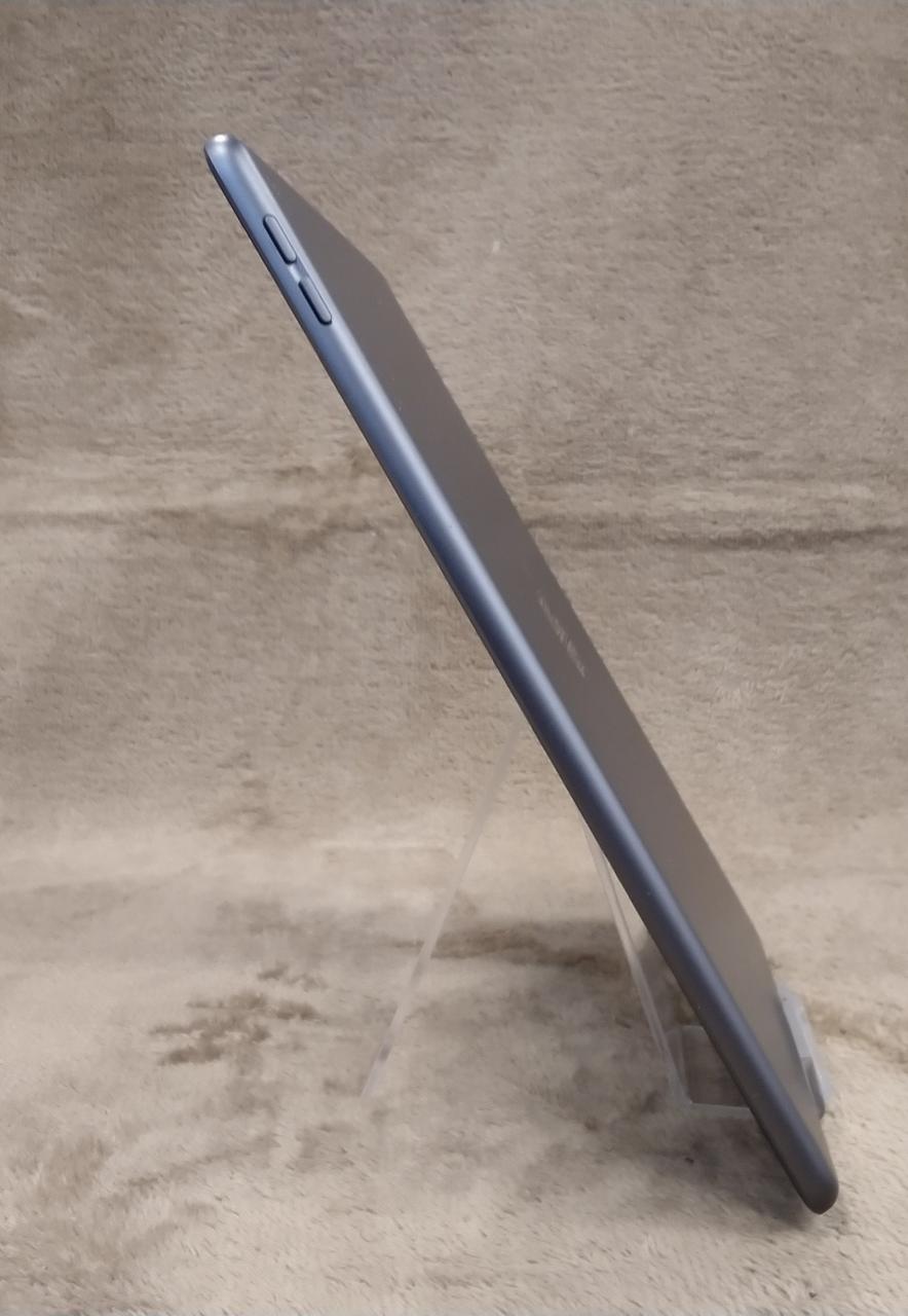 打痕、汚れはありません。