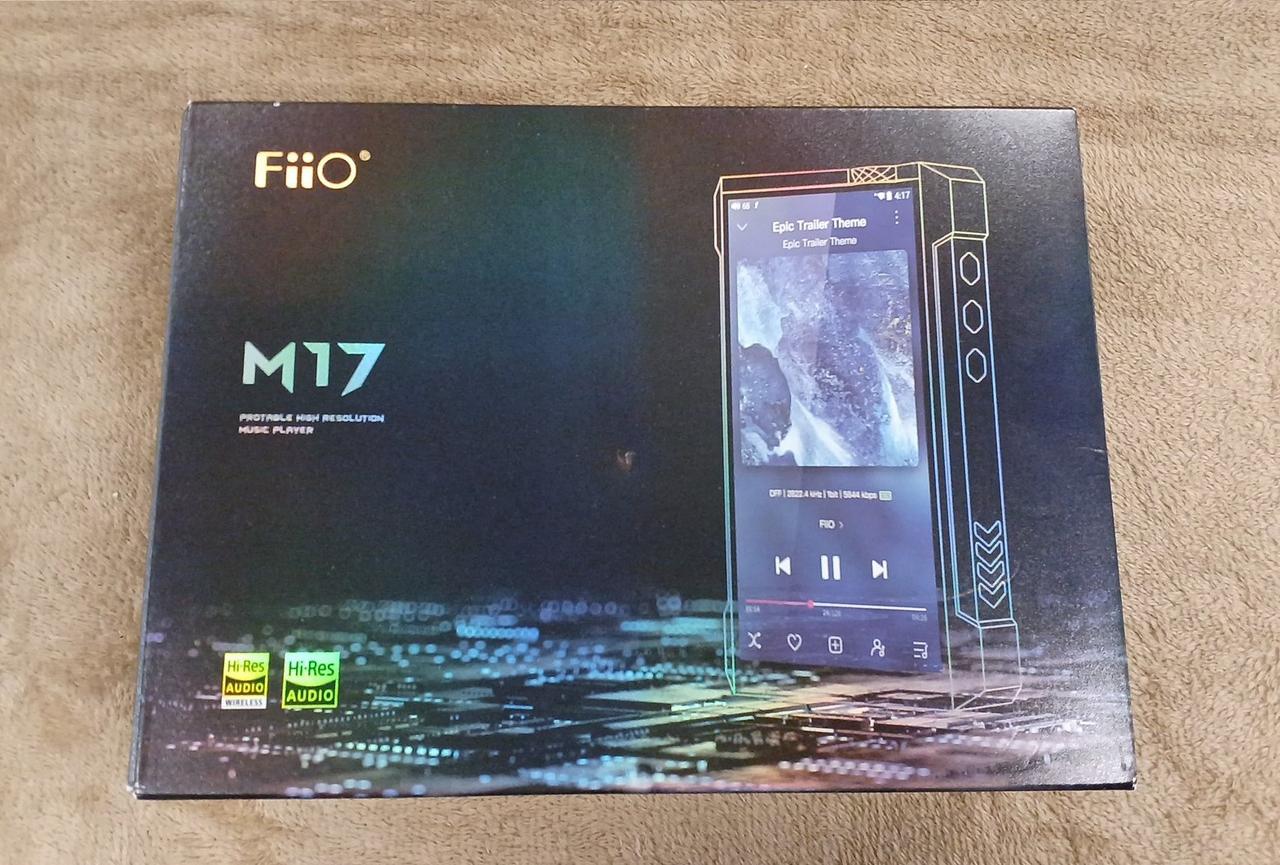 箱中央に損傷あり