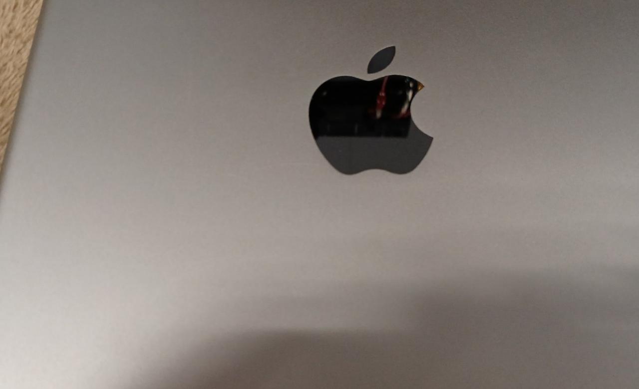 細かなキズ多数あり