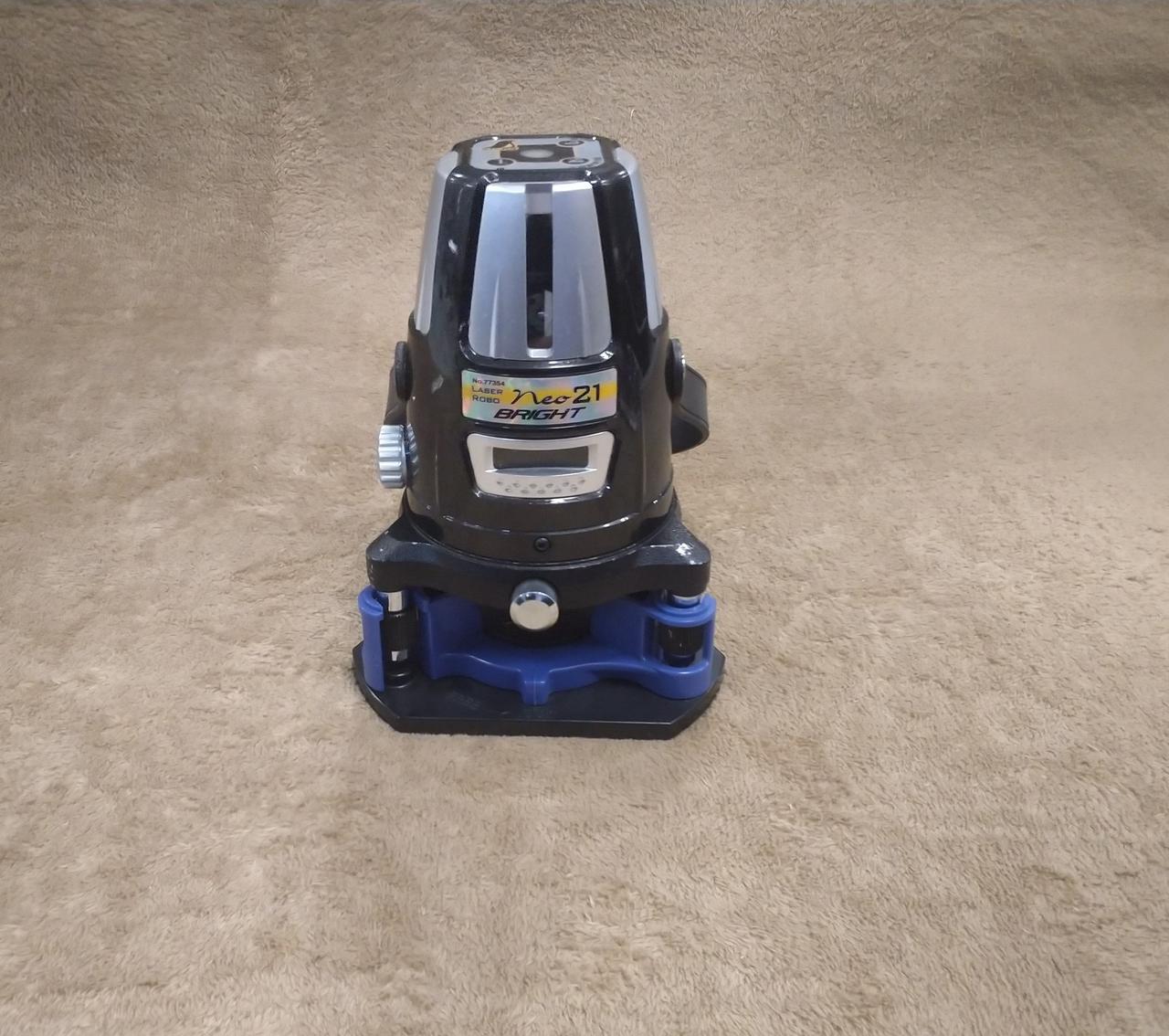 キズ、汚れがあります。