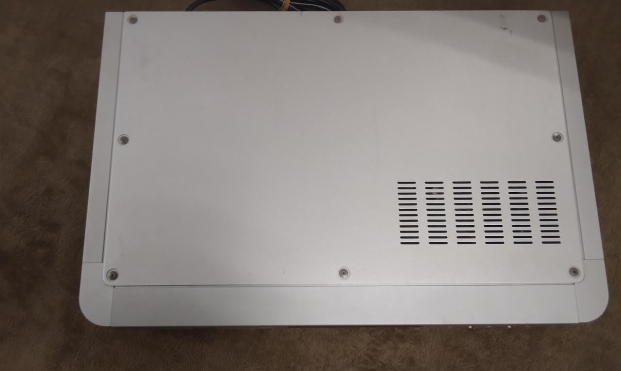 天板にキズ、汚れがあります。