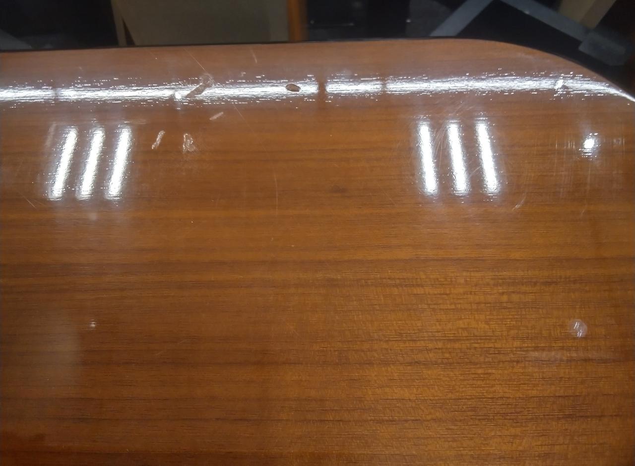 キズ、汚れもあります。