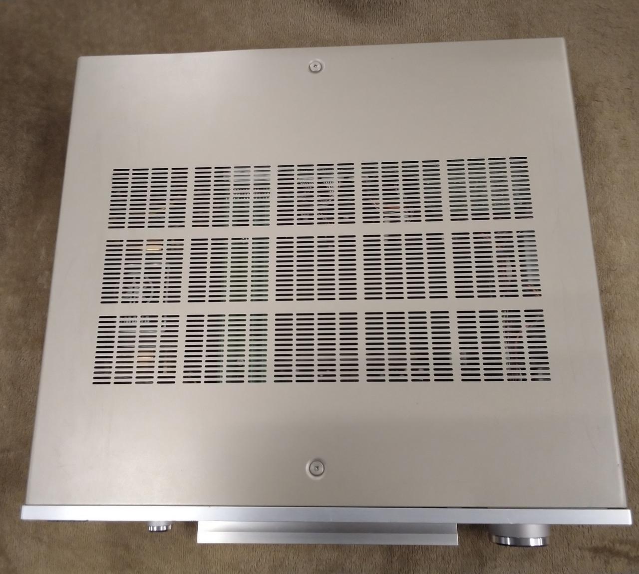 天板にキズがあります。